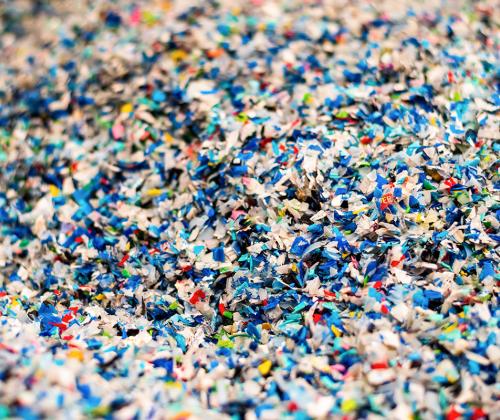 Trozos de plástico reciclado - PET